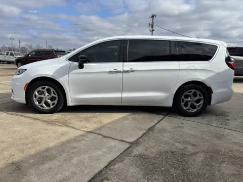Another view of 2024 Chrysler Pacifica Limited for sale in Gallipolis, OH at Braden Chrysler Dodge Jeep Ram