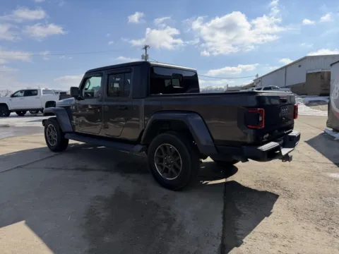 More photos of 2021 Jeep Gladiator Overland at Braden Chrysler Dodge Jeep Ram, OH
