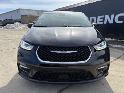 Photos of 2024 Chrysler Pacifica Touring L for sale in Gallipolis, OH at Braden Chrysler Dodge Jeep Ram