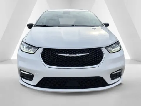 Photos of 2024 Chrysler Pacifica Touring L for sale in Gallipolis, OH at Braden Chrysler Dodge Jeep Ram