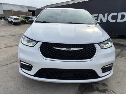 Photos of 2024 Chrysler Pacifica Touring L for sale in Gallipolis, OH at Braden Chrysler Dodge Jeep Ram