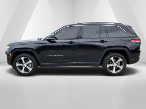 More photos of 2023 Jeep Grand Cherokee Limited at Braden Chrysler Dodge Jeep Ram, OH