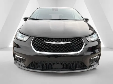 Photos of 2024 Chrysler Pacifica Touring L for sale in Gallipolis, OH at Braden Chrysler Dodge Jeep Ram