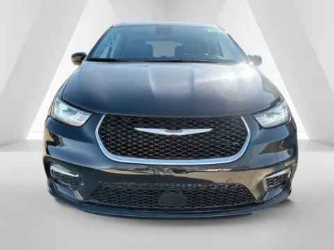 Photos of 2024 Chrysler Pacifica Touring L for sale in Gallipolis, OH at Braden Chrysler Dodge Jeep Ram