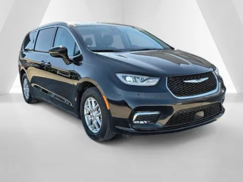 Black 2024 Chrysler Pacifica Touring L for sale in Gallipolis, OH