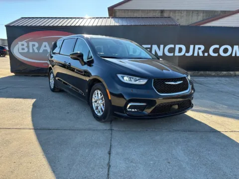 Black 2024 Chrysler Pacifica Touring L for sale in Gallipolis, OH