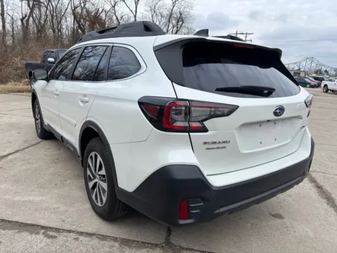 More photos of 2022 Subaru Outback Premium at Braden Chrysler Dodge Jeep Ram, OH