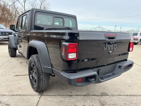 More photos of 2026 Jeep Gladiator Sport at Braden Chrysler Dodge Jeep Ram, OH