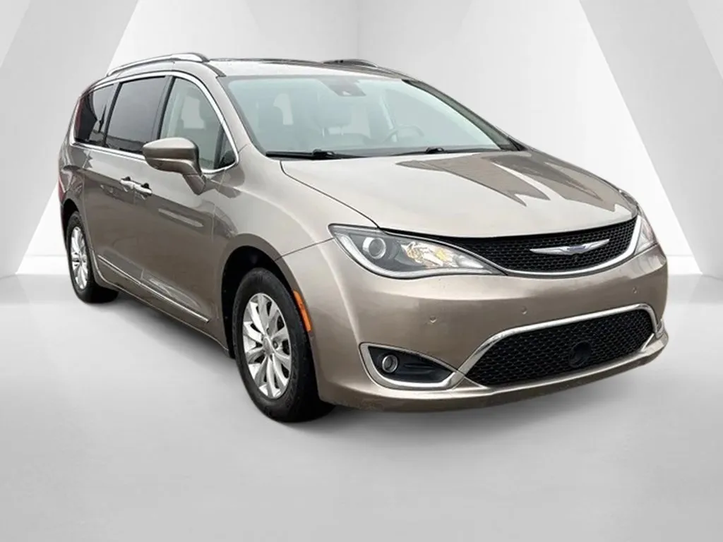 2018 Chrysler Pacifica Touring L for sale in Gallipolis, OH