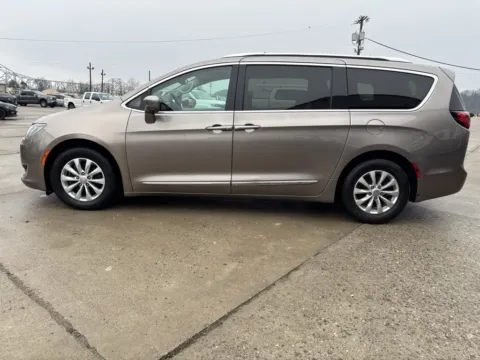 More photos of 2018 Chrysler Pacifica Touring L at Braden Chrysler Dodge Jeep Ram, OH