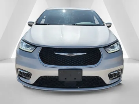 Photos of 2023 Chrysler Pacifica Touring L for sale in Gallipolis, OH at Braden Chrysler Dodge Jeep Ram