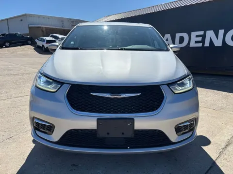 Photos of 2023 Chrysler Pacifica Touring L for sale in Gallipolis, OH at Braden Chrysler Dodge Jeep Ram