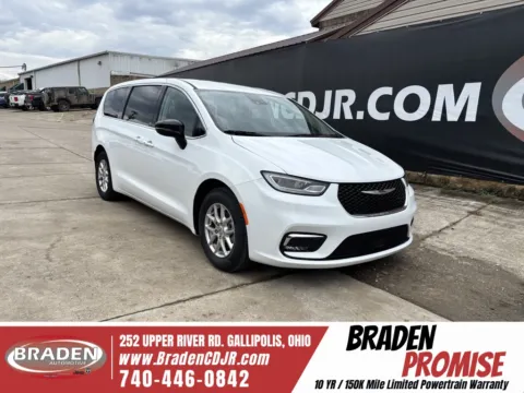 White 2024 Chrysler Pacifica Touring L for sale in Gallipolis, OH