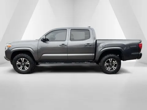 More photos of 2020 Toyota Tacoma SR5 at Braden Chrysler Dodge Jeep Ram, OH