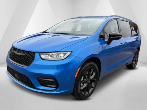 Another view of 2026 Chrysler Pacifica Select for sale in Gallipolis, OH at Braden Chrysler Dodge Jeep Ram