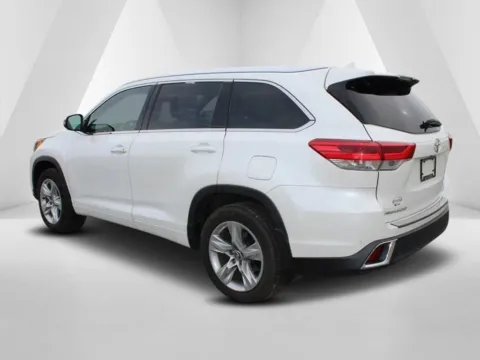 More photos of 2019 Toyota Highlander Limited at Braden Chrysler Dodge Jeep Ram, OH