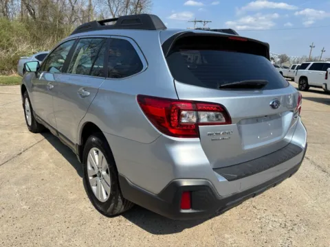 More photos of 2019 Subaru Outback 2.5i at Braden Chrysler Dodge Jeep Ram, OH
