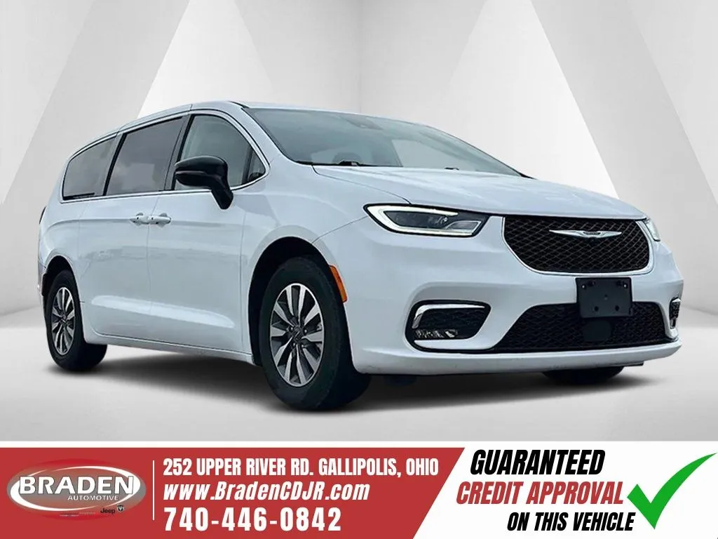 White 2024 Chrysler Pacifica Hybrid Select for sale in Gallipolis, OH