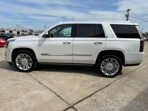 More photos of 2020 Cadillac Escalade Platinum Edition at Braden Chrysler Dodge Jeep Ram, OH