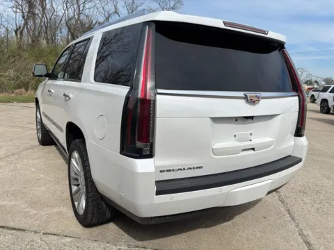 More photos of 2020 Cadillac Escalade Platinum Edition at Braden Chrysler Dodge Jeep Ram, OH