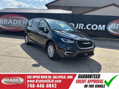 Black 2024 Chrysler Pacifica Touring L for sale in Gallipolis, OH