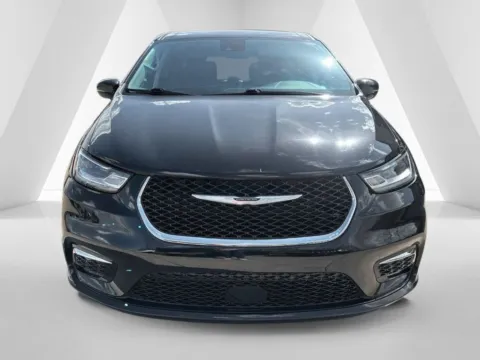 Photos of 2024 Chrysler Pacifica Touring L for sale in Gallipolis, OH at Braden Chrysler Dodge Jeep Ram