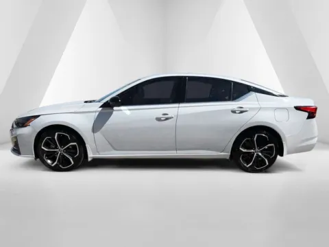 More photos of 2023 Nissan Altima 2.5 SR at Braden Chrysler Dodge Jeep Ram, OH