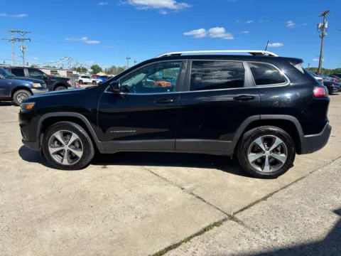 More photos of 2019 Jeep Cherokee Limited at Braden Chrysler Dodge Jeep Ram, OH