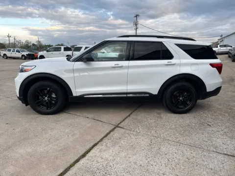 More photos of 2022 Ford Explorer XLT at Braden Chrysler Dodge Jeep Ram, OH