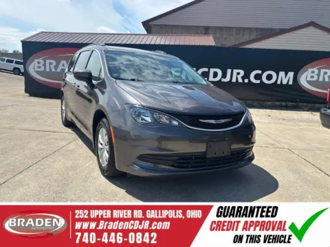 Unknown 2017 Chrysler Pacifica Touring for sale in Gallipolis, OH