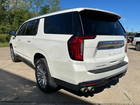 More photos of 2022 GMC Yukon XL Denali at Braden Chrysler Dodge Jeep Ram, OH