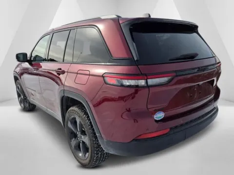 More photos of 2022 Jeep Grand Cherokee Altitude at Braden Chrysler Dodge Jeep Ram, OH