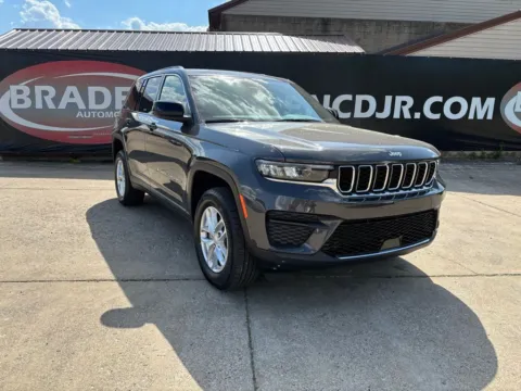 Gray 2026 Jeep Grand Cherokee Laredo for sale in Gallipolis, OH