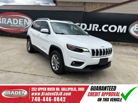 White 2019 Jeep Cherokee Latitude Plus for sale in Gallipolis, OH