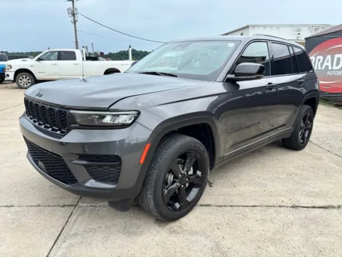 Another view of 2022 Jeep Grand Cherokee Altitude for sale in Gallipolis, OH at Braden Chrysler Dodge Jeep Ram