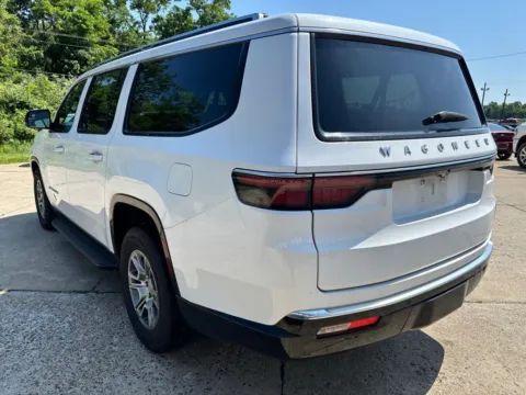 More photos of 2024 Jeep Wagoneer L at Braden Chrysler Dodge Jeep Ram, OH