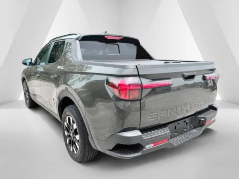 More photos of 2025 Hyundai Santa Cruz SEL at Braden Chrysler Dodge Jeep Ram, OH