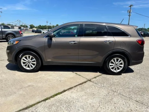 More photos of 2019 Kia Sorento LX at Braden Chrysler Dodge Jeep Ram, OH