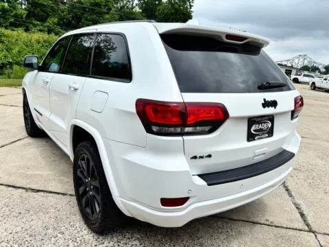 More photos of 2019 Jeep Grand Cherokee Altitude at Braden Chrysler Dodge Jeep Ram, OH