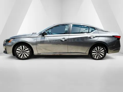 More photos of 2024 Nissan Altima 2.5 SV at Braden Chrysler Dodge Jeep Ram, OH