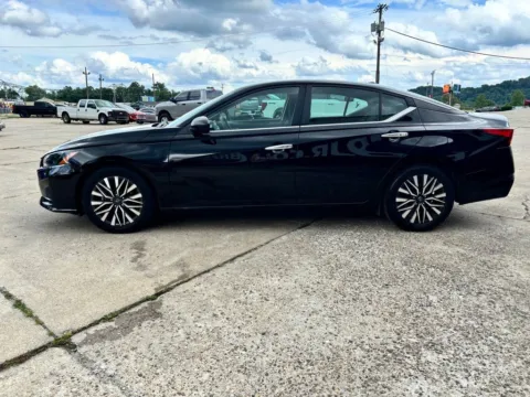 More photos of 2024 Nissan Altima 2.5 SV at Braden Chrysler Dodge Jeep Ram, OH