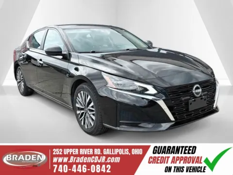 Black 2024 Nissan Altima 2.5 SV for sale in Gallipolis, OH