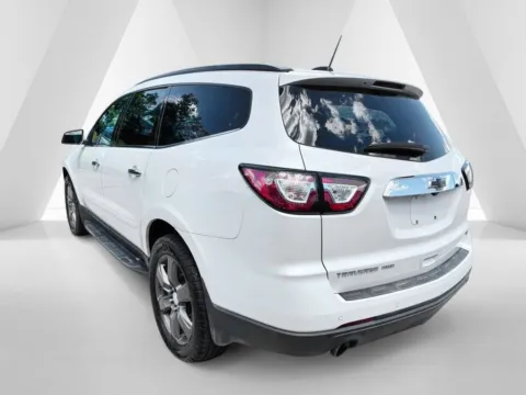 More photos of 2017 Chevrolet Traverse 2LT at Braden Chrysler Dodge Jeep Ram, OH