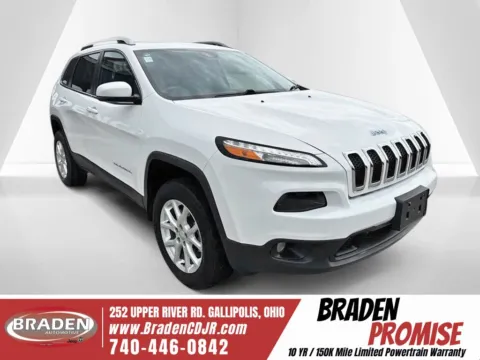 White 2018 Jeep Cherokee Latitude Plus for sale in Gallipolis, OH
