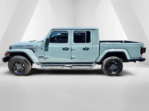 More photos of 2025 Jeep Gladiator Texas Trail at Braden Chrysler Dodge Jeep Ram, OH