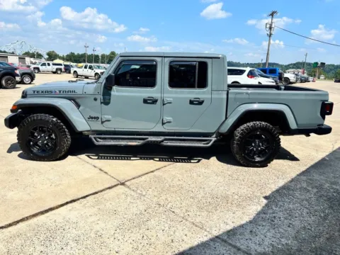 More photos of 2025 Jeep Gladiator Texas Trail at Braden Chrysler Dodge Jeep Ram, OH