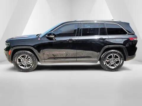 More photos of 2022 Jeep Grand Cherokee Trailhawk at Braden Chrysler Dodge Jeep Ram, OH