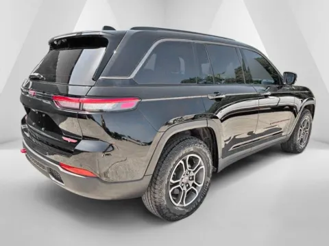 More photos of 2022 Jeep Grand Cherokee Trailhawk at Braden Chrysler Dodge Jeep Ram, OH