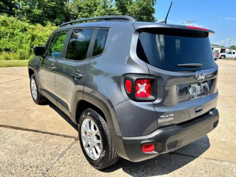 More photos of 2022 Jeep Renegade Latitude at Braden Chrysler Dodge Jeep Ram, OH