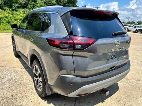 More photos of 2021 Nissan Rogue SV at Braden Chrysler Dodge Jeep Ram, OH